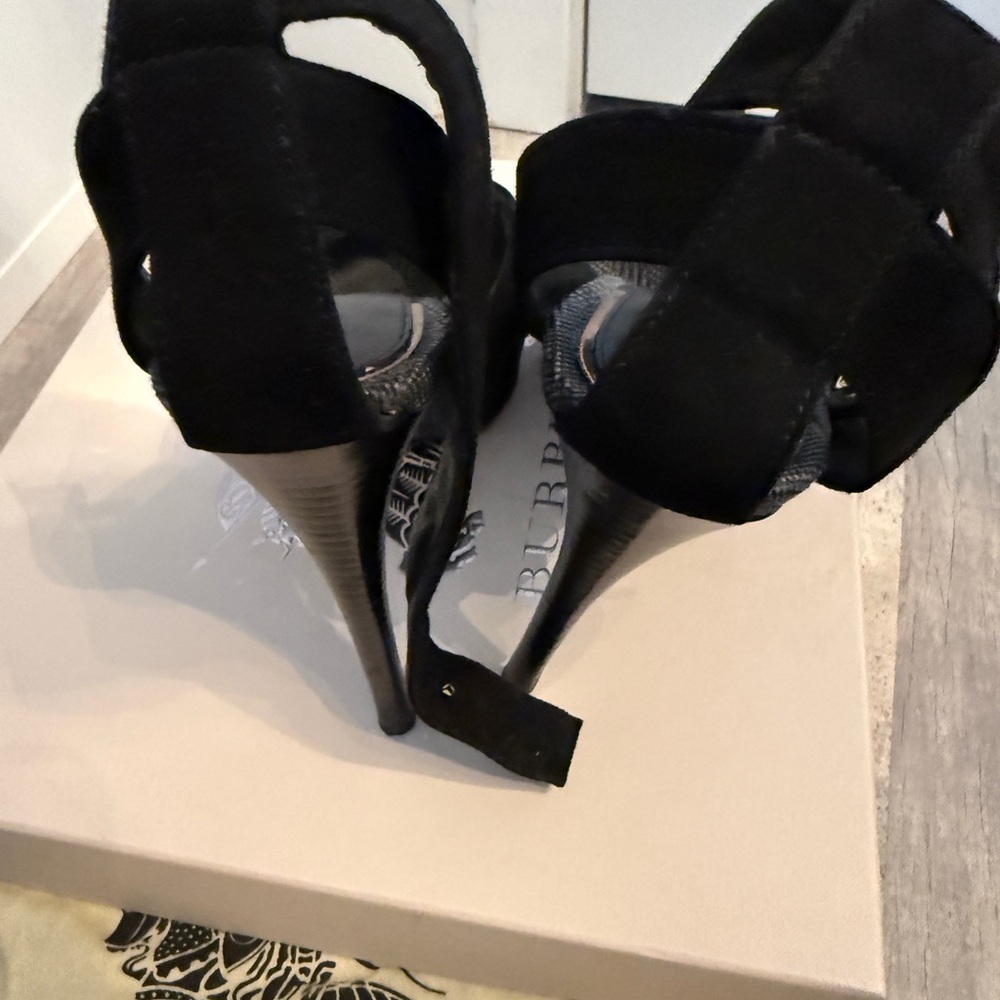 Burberry Elegant Black Platform Sandals - Picture 8 of 10